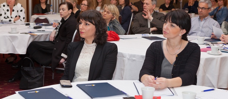 Organizatorica konferencije i polaznici