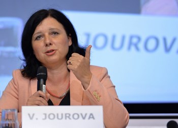 Vera Jourova midi