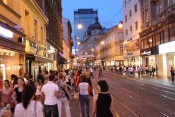 best-shop-shopping-night-zagreb-midi