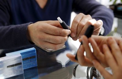 e-cigareta-midi