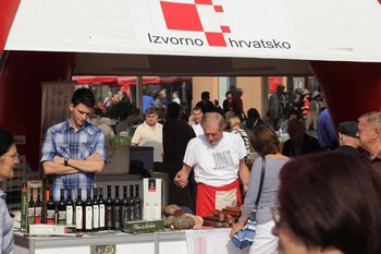 kupujmo-hrvatsko-zagreb-rujan-2012-midi