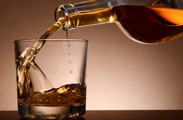whiskey-alkohol-midi